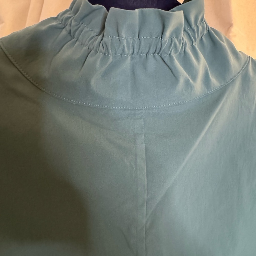 Athleta Advantage Poplin Jacket Raincoat Windbreaker
Size XS NWOT - Picture 14 of 16